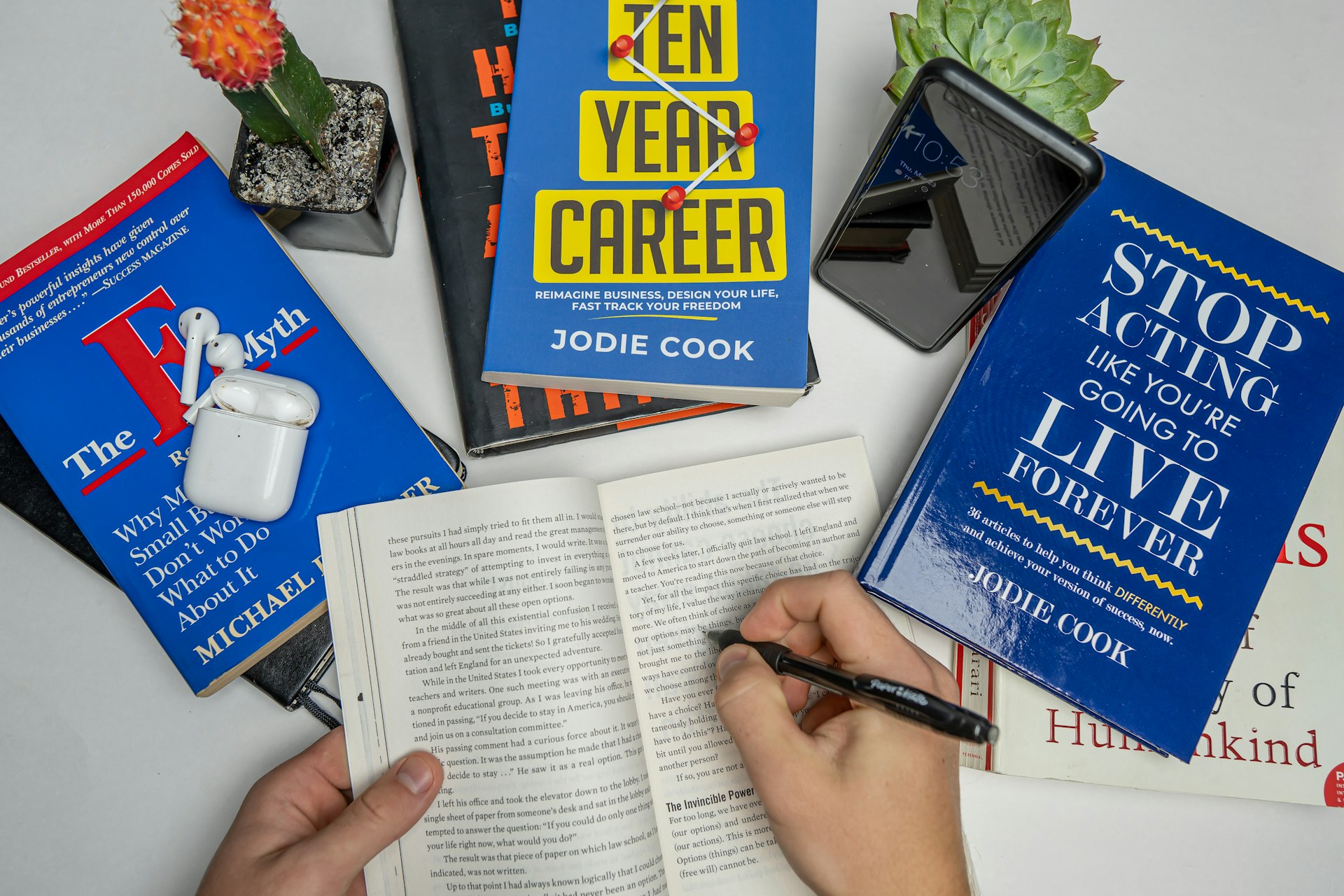 Unlock Your Future: How Virtual Internships Empower Career Exploration and Professional Growth