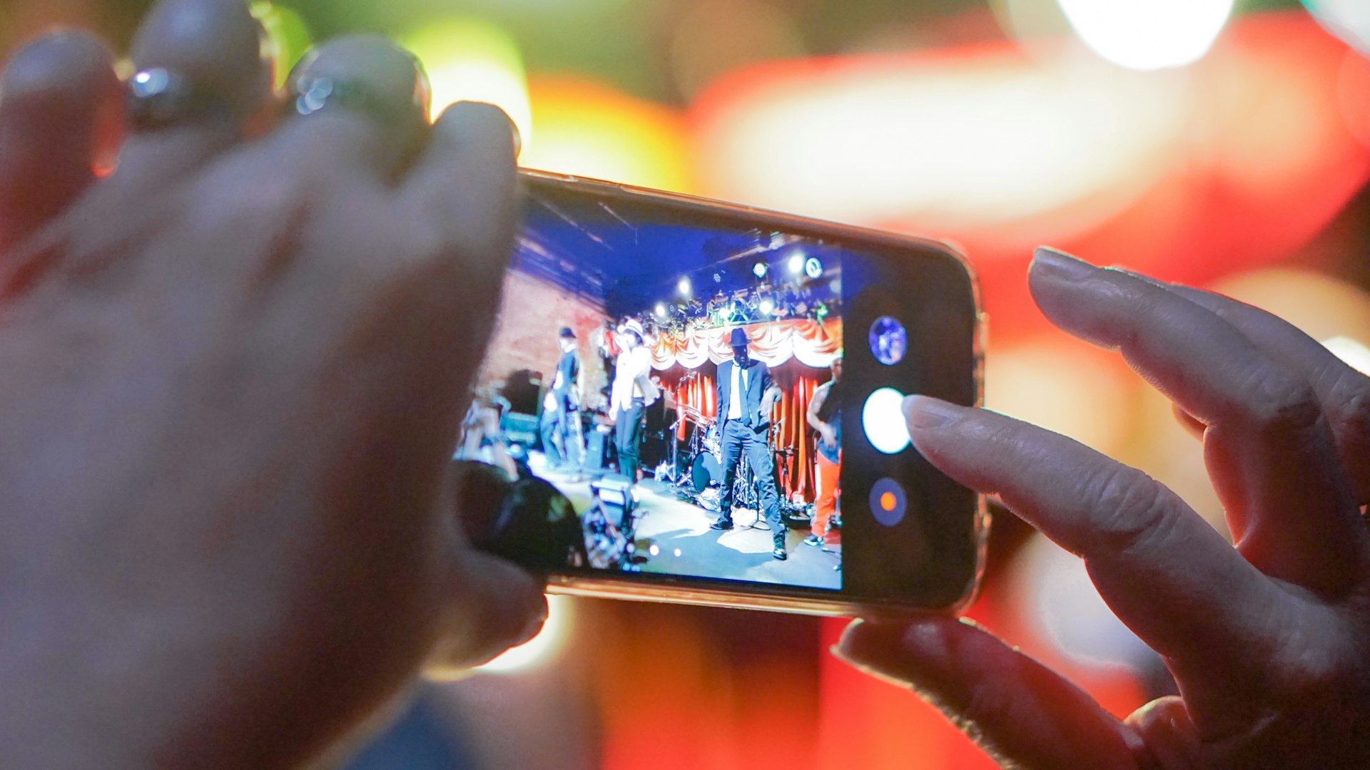 How Social Media Is Shaping the Future of Entertainment: Trends, Strategies, and Opportunities